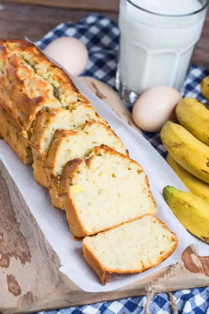 Does Bob Evans banana bread have nuts in it?