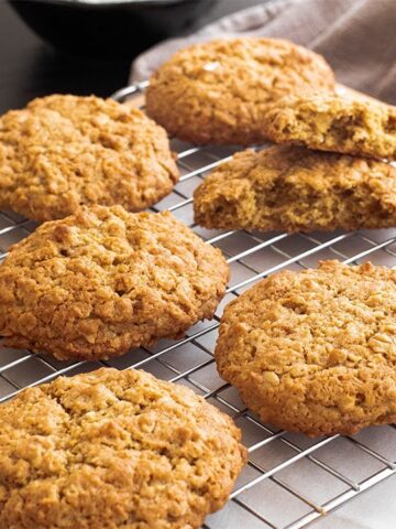 Banana oatmeal cookies