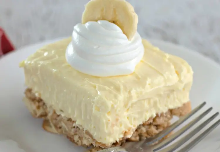 Banana Cream Cheesecake Bars Recipe