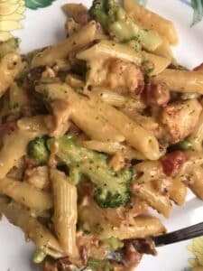 Cheesy Bacon Chicken Pasta with Broccoli