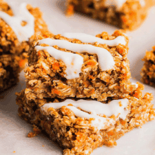 Healthy Carrot Cake Oatmeal Breakfast Bars Recipe