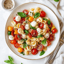 Summer Caprese Pasta Salad Recipe